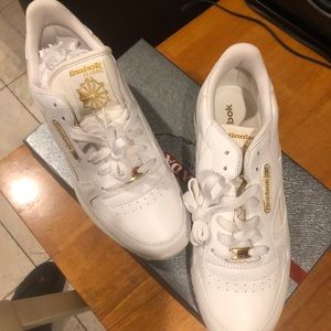 Reebok Classics size 9.5